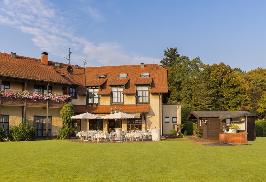 Krone Am Park - Gaestehaus Des Hotel Krone Alzenau in Unterfranken Exterior photo